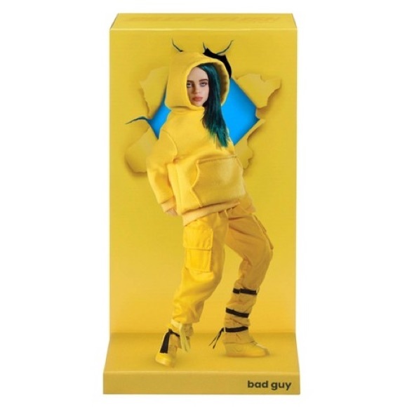 BILLIE EILISH DOLL SET BRAND NEW - Picture 3 of 8